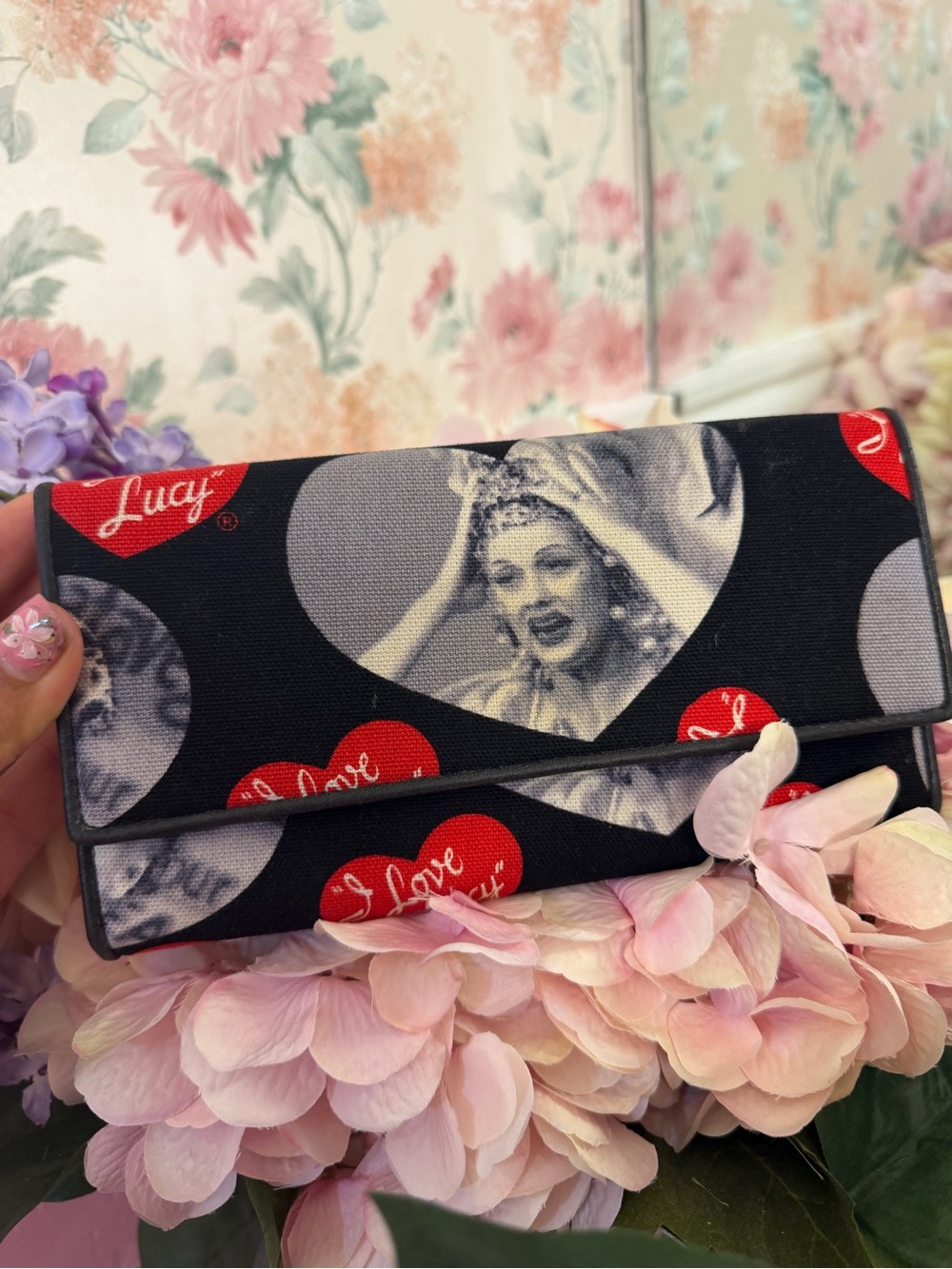 American Vintage Lucy Black Wallet with Red Heart Accents